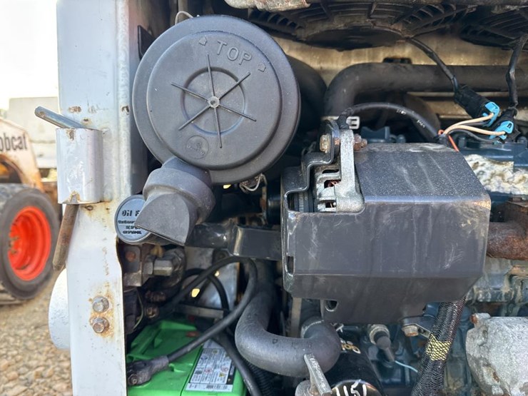 2015-bobcat-s70-image-26