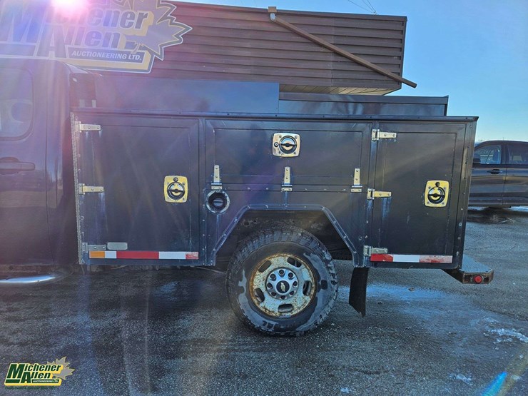 2012-chevrolet-silverado-2500hd-image-10