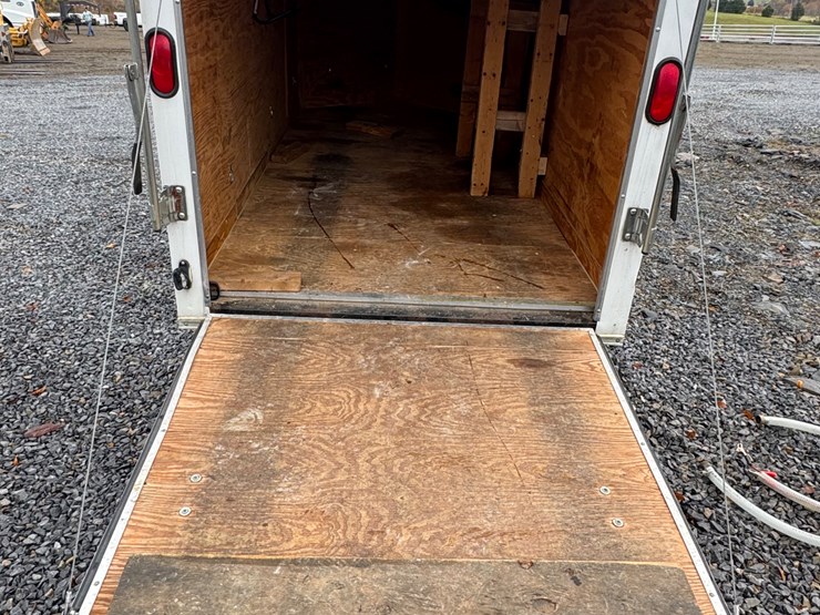 #1219-•-diamond-cargo-5x10-enclosed-trailer-like-new.-image-4