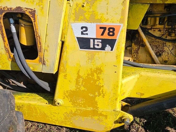 white-2-78-industrial-tractor-image-33