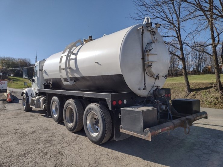 19-peterbilt-water-truck^title^-(qea-4054)-image-45