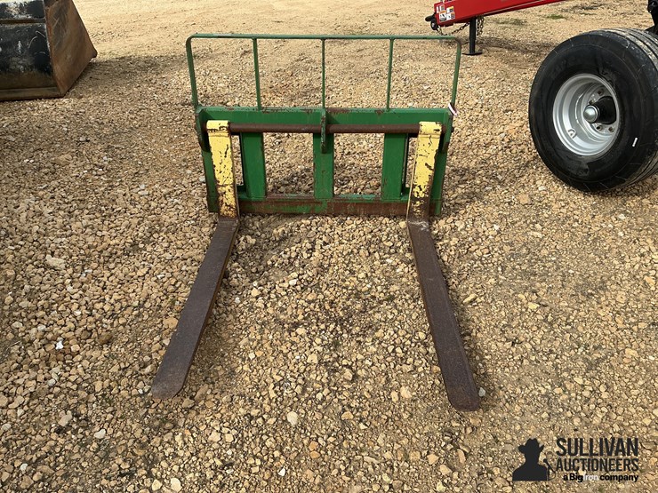 mds-48"-pallet-forks-to-fit-jd-loader-image-2