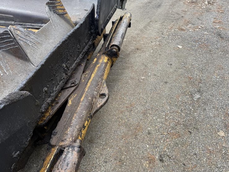 caterpillar-ap-1055f-image-42