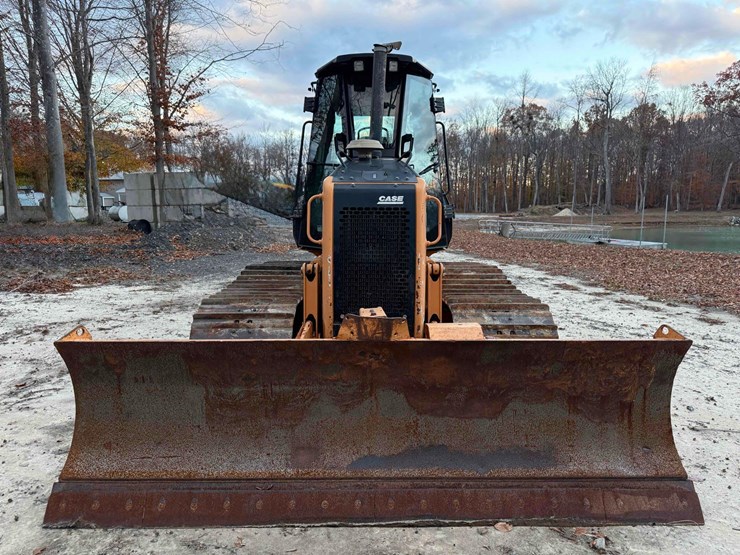 2016-case-650l-image-2