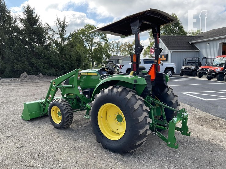 2015-john-deere-4044m-image-3