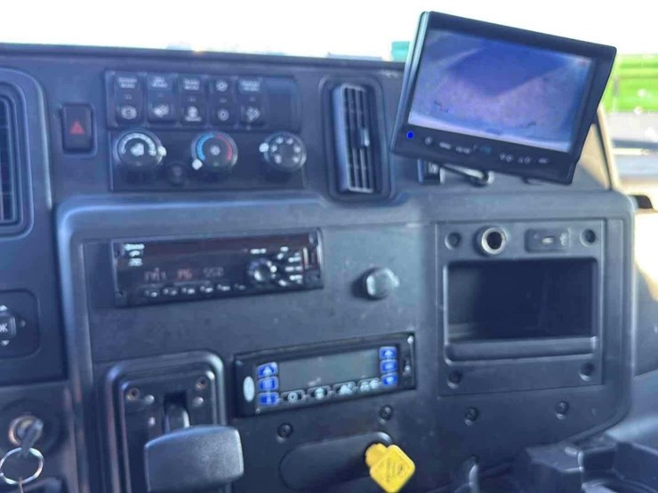 2020-international-mv607-image-12