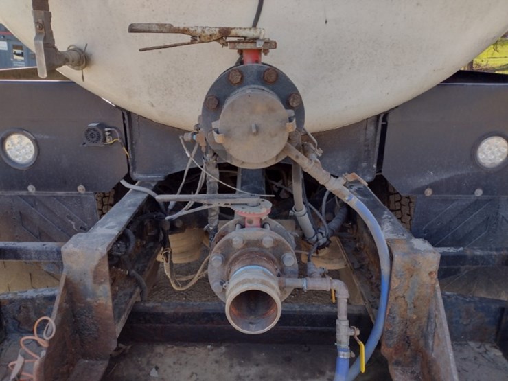 19-peterbilt-water-truck^title^-(qea-4054)-image-38