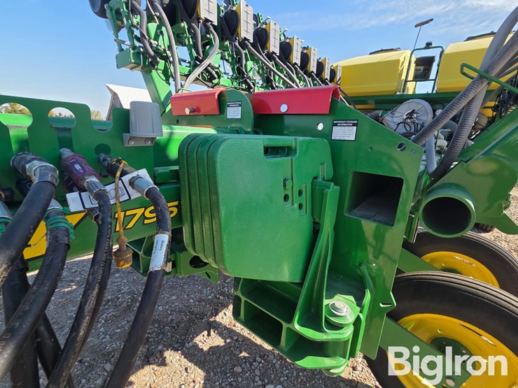 2022-john-deere-1795-image-15