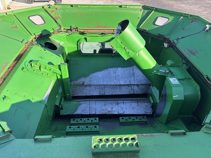 2004-john-deere-9660-sts-image-85