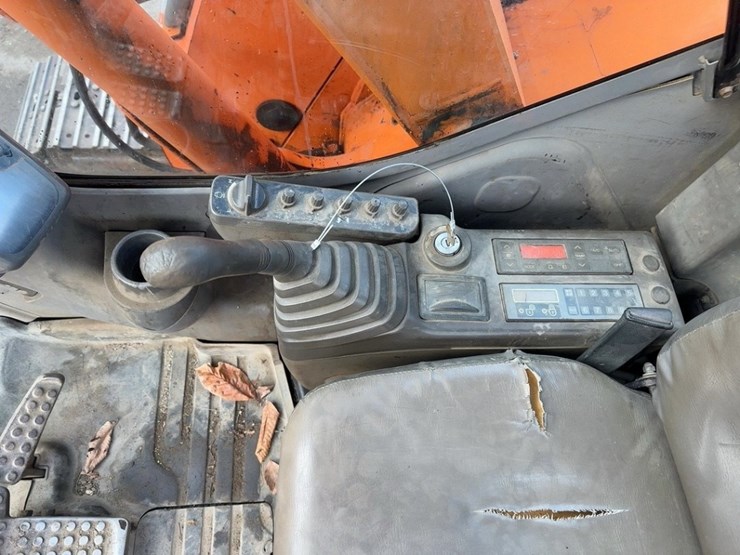 hitachi-zx75us-image-35