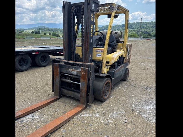 #1218-•-hyster-heavy-duty-forklift--60”-forks,-hydraulic-fork-width-adjustments-image-1