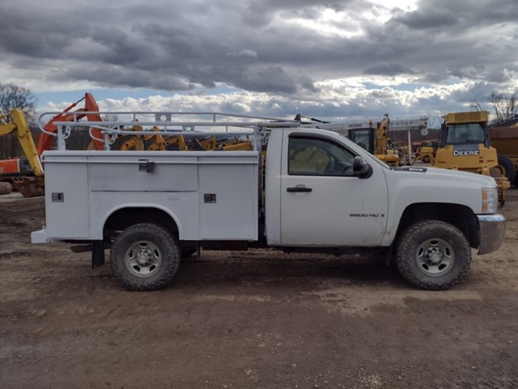 09-chevy-truck^title^-(qea-4045)-image-3