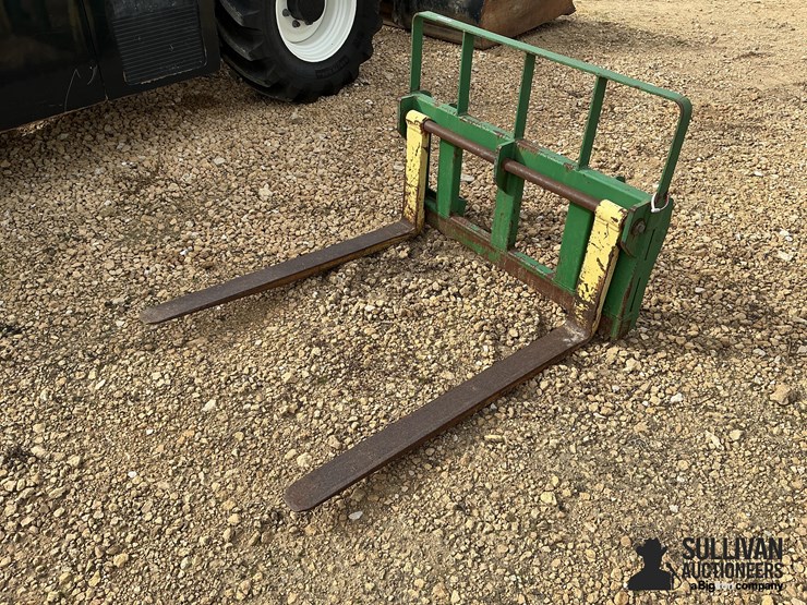 mds-48"-pallet-forks-to-fit-jd-loader-image-1