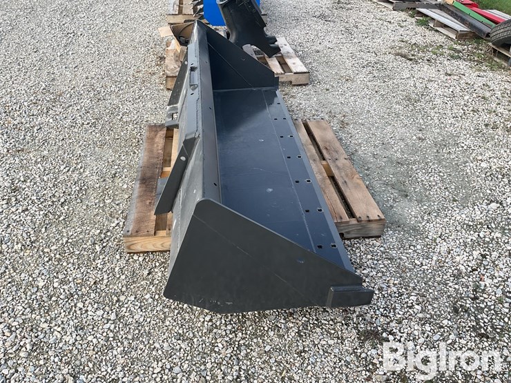 case-new-holland-material-bucket-image-4