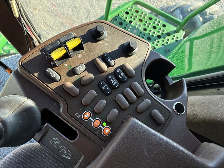 2004-john-deere-9660-sts-image-111