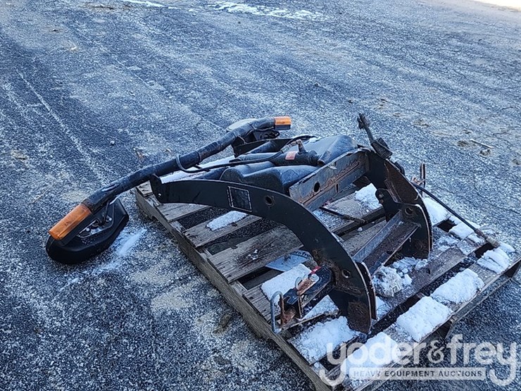 snow-plow-attachment-image-5