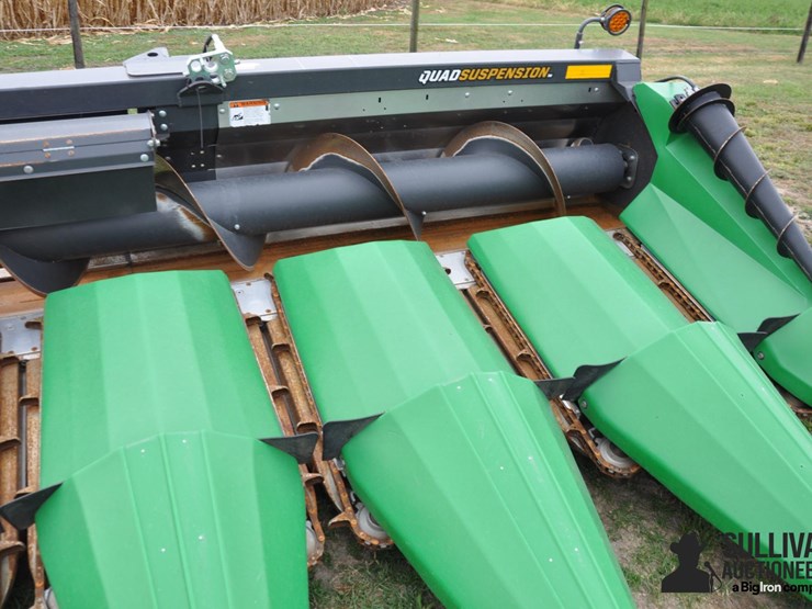 2017-drago-gt-8-30-8r30-corn-head-image-19