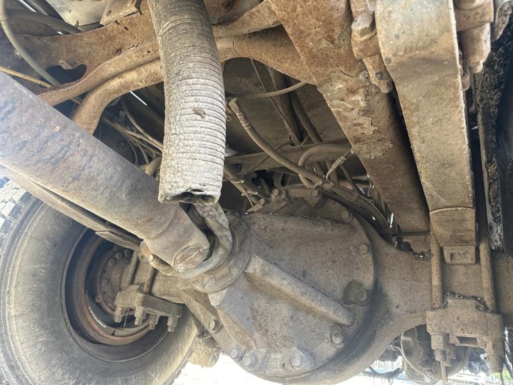 2009-international-7400-image-52