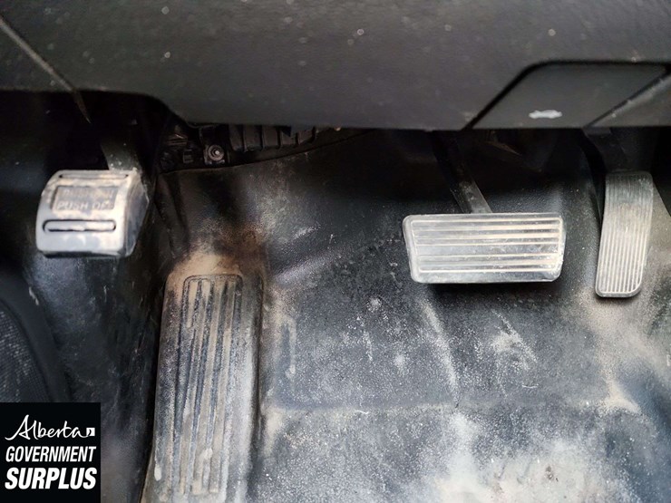 2015-chevrolet-silverado-1500-image-21