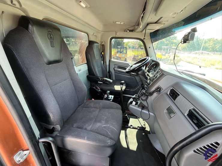 2016-kenworth-t880-image-54