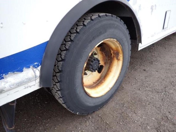 2013-freightliner-mt55-image-6