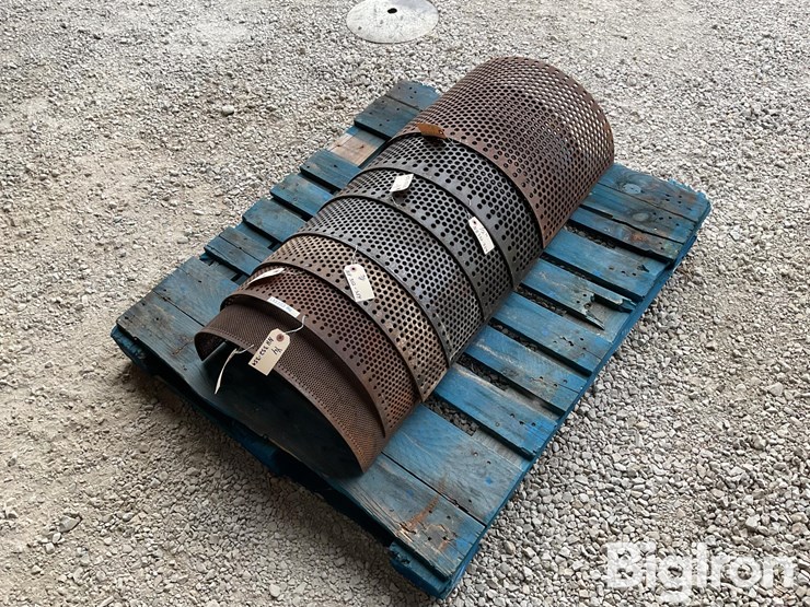 new-holland-352-image-1