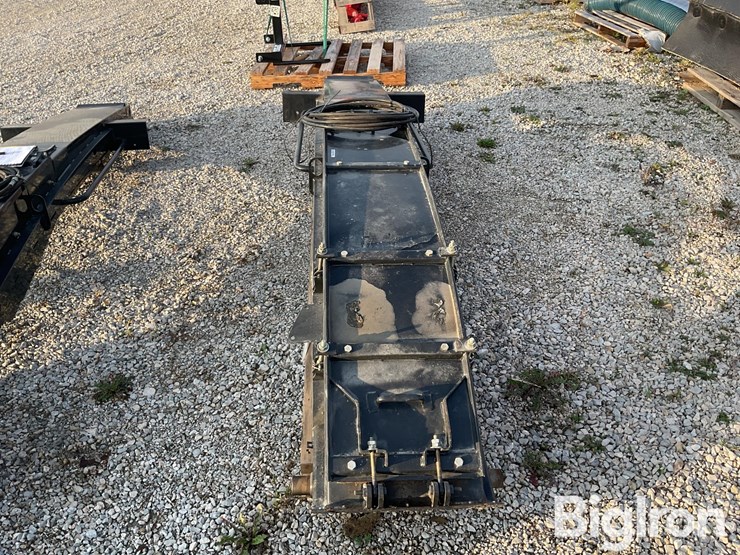 new-holland-fr-forage-chopper-short-spout-image-8