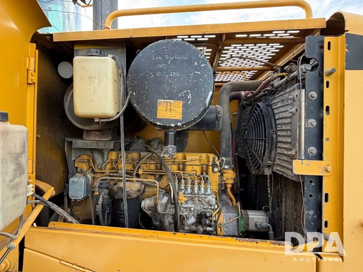 2001-deere-644h-image-22