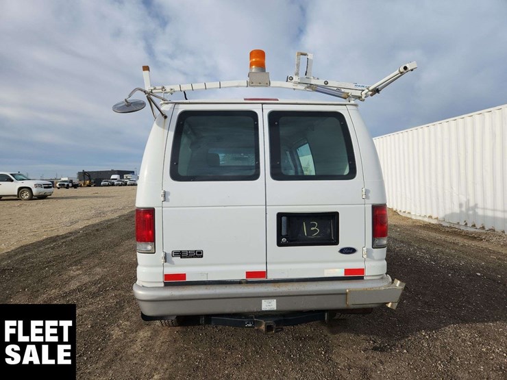 2005-ford-cargo-image-22