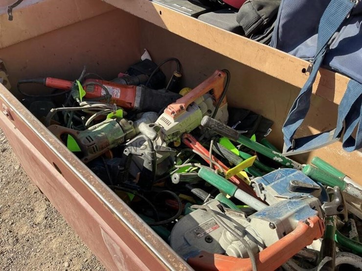 rolling-jobsite-toolbox-with-assorted-tools-image-6