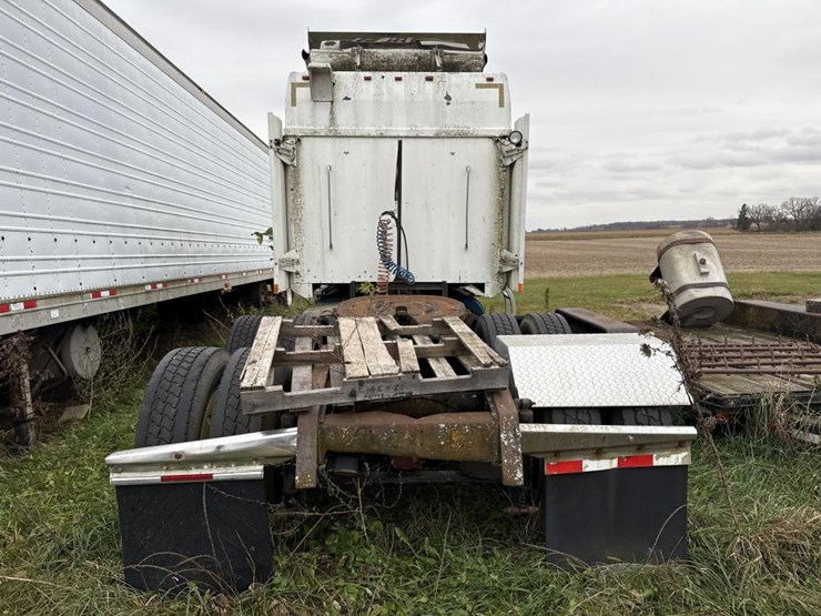 #3157-•-western-star-parts-sleeper-truck-image-3