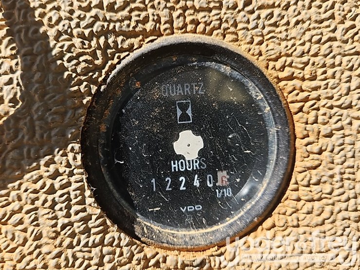 2002-volvo-g720-vhp-image-32