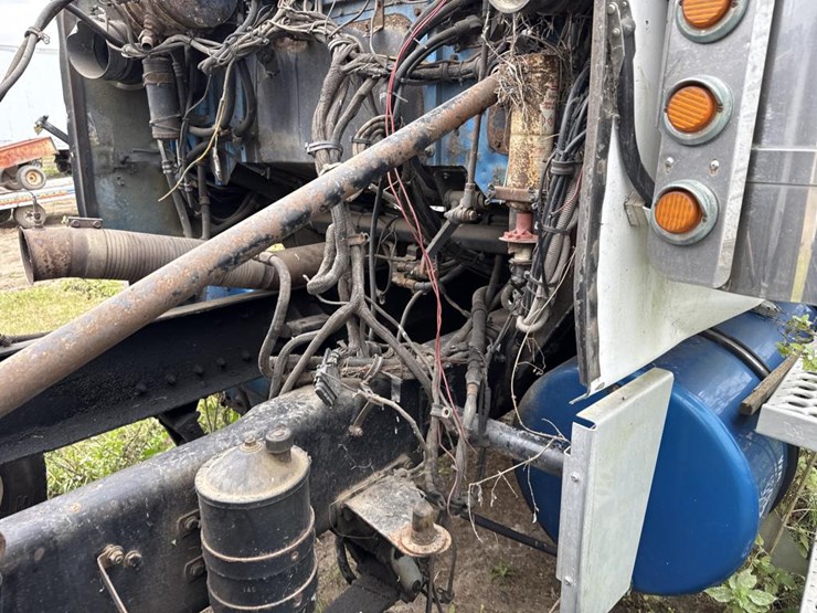 #3157-•-western-star-parts-sleeper-truck-image-13