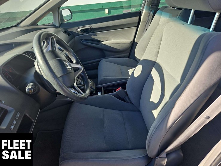 2009-honda-civic-dx-g-4dr-sedan-image-14