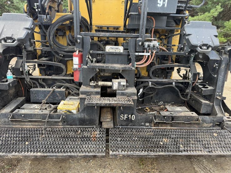 caterpillar-ap-1055f-image-24