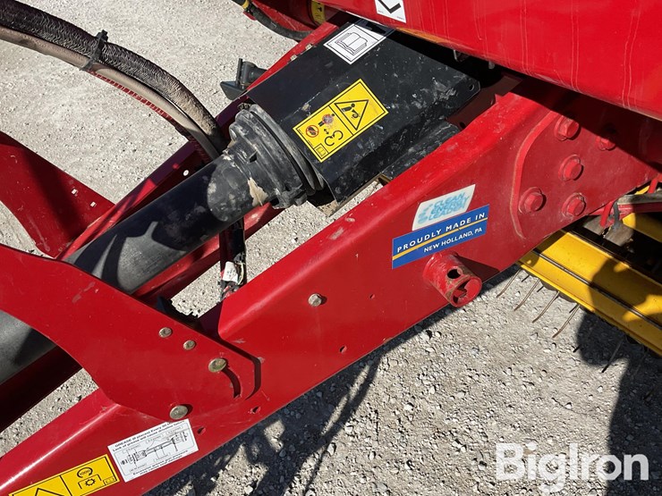 2021-new-holland-560-round-baler-image-14