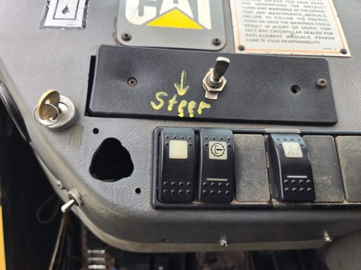 caterpillar-th83-image-52