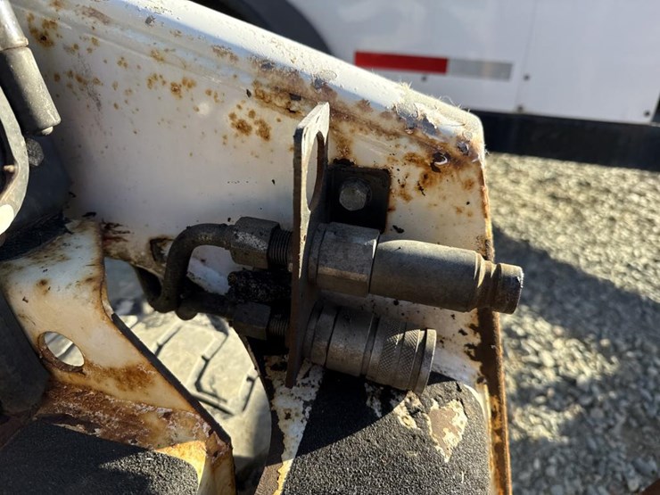 2015-bobcat-s70-image-13