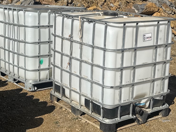 #1116-•-2-ibc-water-tanks-with-galvanized-crate-image-1