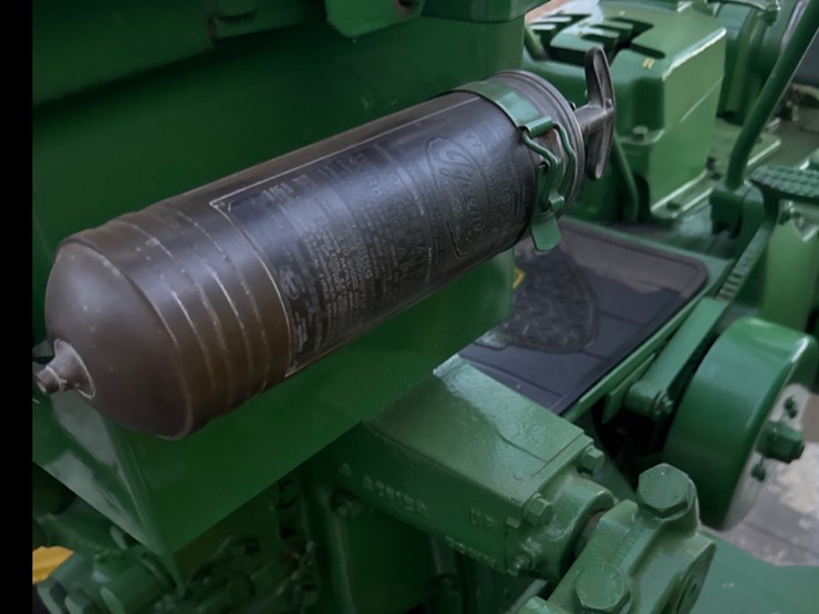 john-deere-b-image-9