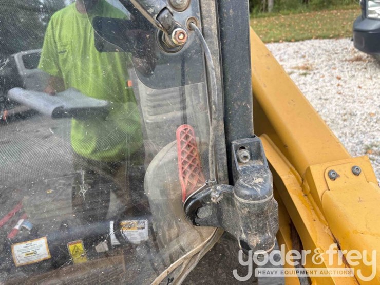 2022-caterpillar-299d3-xe-image-33