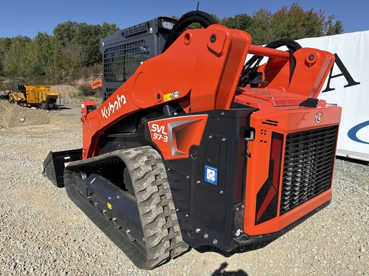 #5120-•-2025-kubota-svl-97-3-tracked-skid-steer-image-3