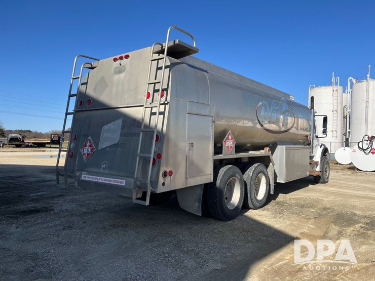 2016-freightliner-petroleum-truck-(jn3388,-unit-2374)-image-11