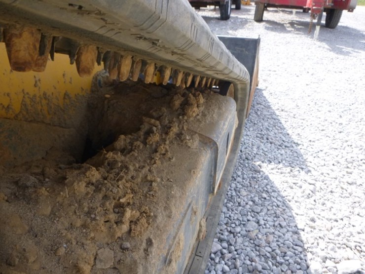 23-deere-325g-image-22