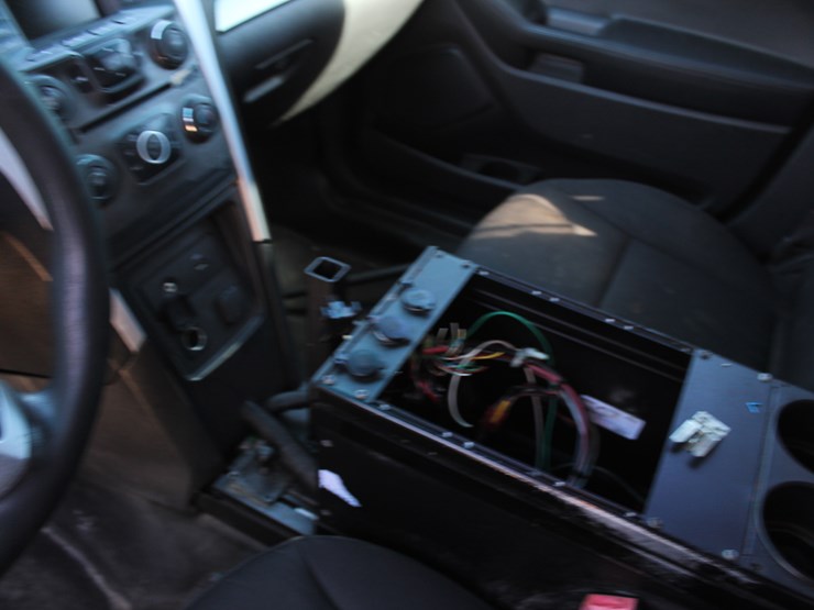 2015-ford-explorer-image-11