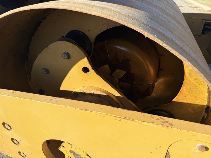 1992-caterpillar-cs-423e-image-11