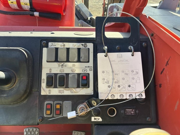 2018-skyjack-sj1056-image-21