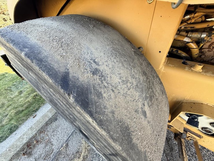 1992-caterpillar-cs-423e-image-40