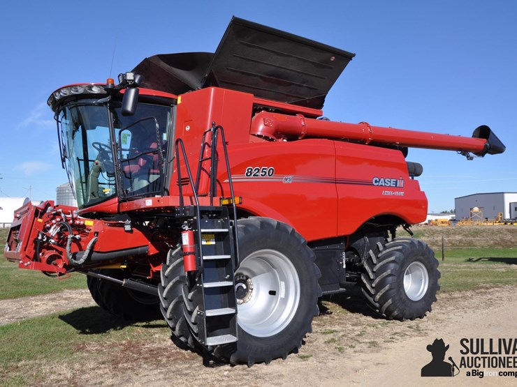 2022-case-ih-8250-image-1
