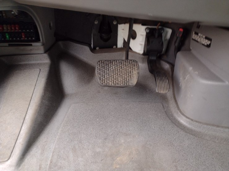 11-freightliner-truck^title^-(qea-4046)-image-8